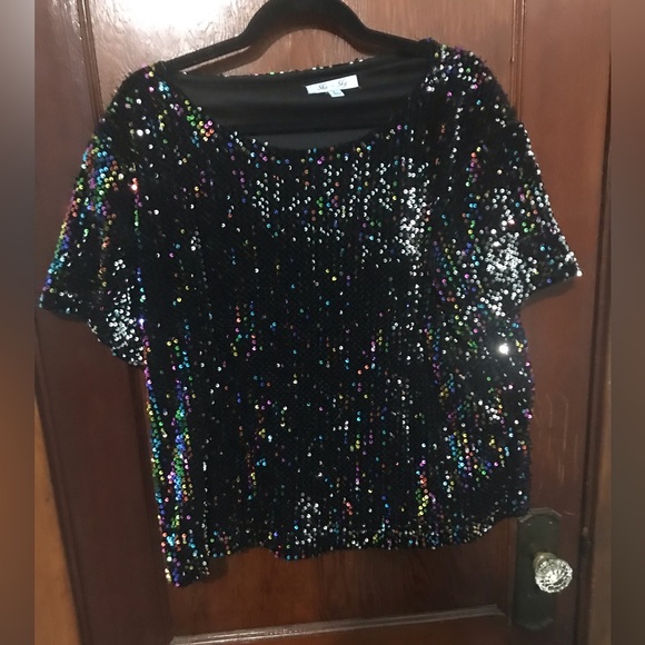 Dressed in LALA Sequin Top - Picture 3 of 3